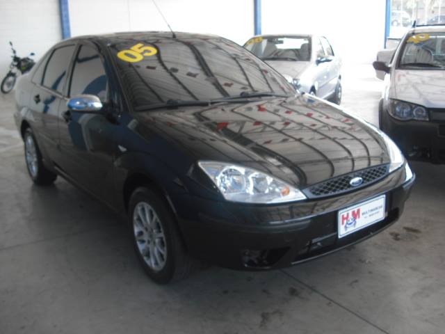 FOCUS SEDAN 1.6 ANO 2005 COMPLETO R$21.900,00