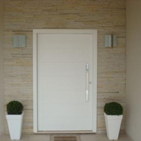 porta-pivotante-em-aluminio-branco-