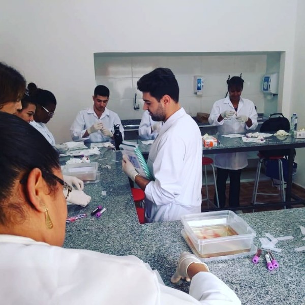 Curso de Aux. de Laboratório de Análises Clínicas Projeta Cursos Piracicaba