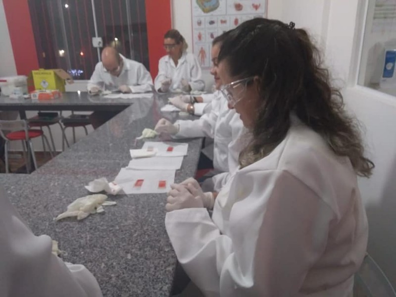 Curso de Aux. de Laboratório de Análises Clínicas Projeta Cursos Piracicaba