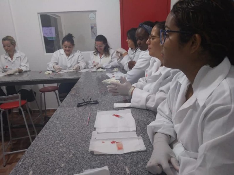 Curso de Aux. de Laboratório de Análises Clínicas Projeta Cursos Piracicaba