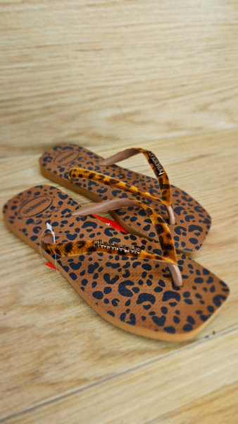 havaianas-onca-tira-em-veludo-